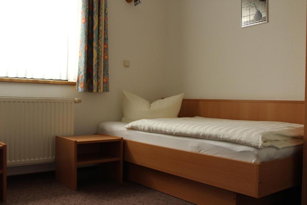 Pension Garni Zum Felsenkeller Nordhausen Room photo